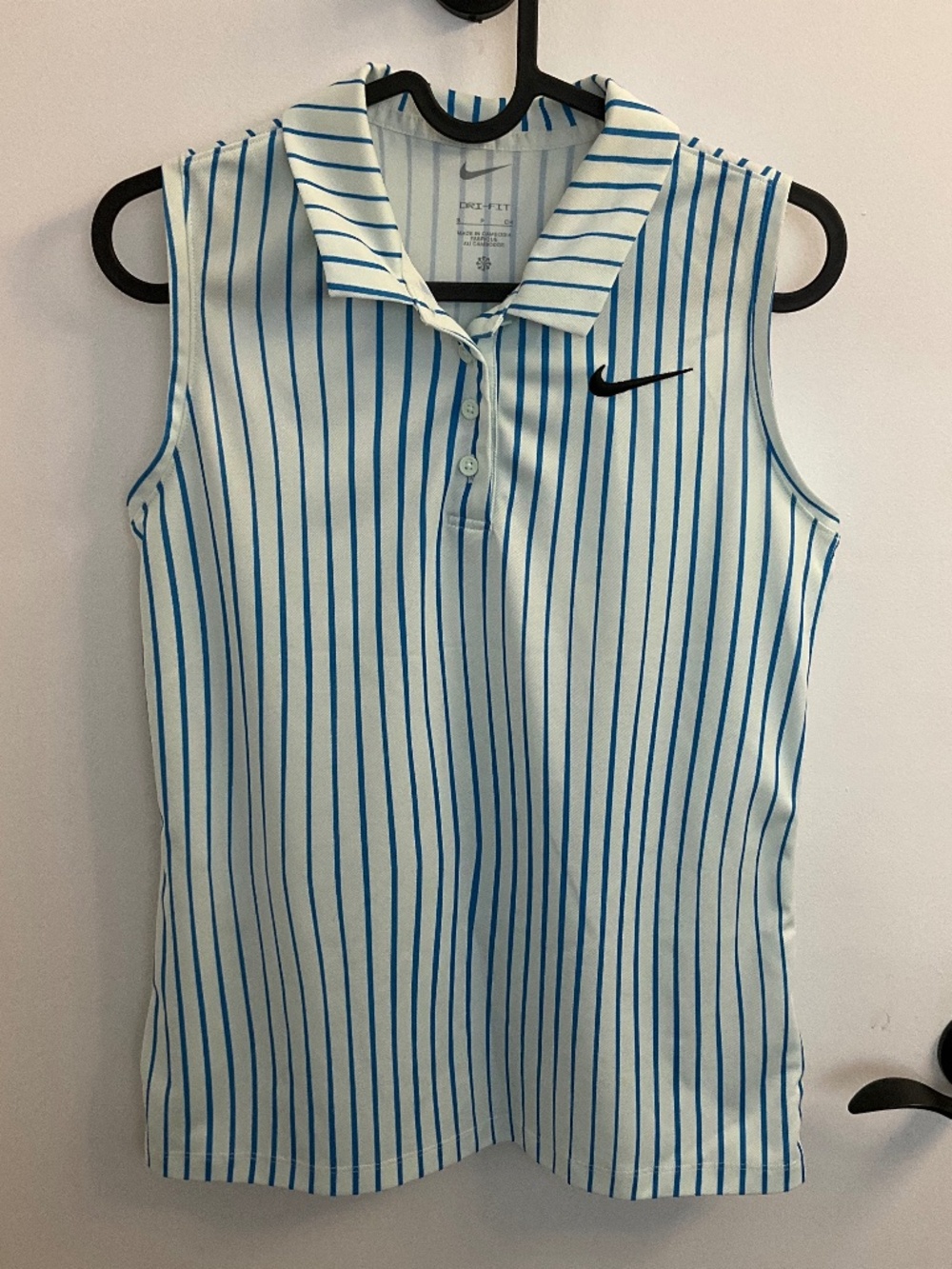 Nike dri-fit victory sleeveless golf polo in blue stripes, small
